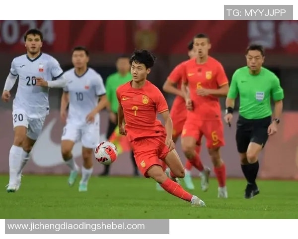 成都熊猫基地足球明星队助力青少年足球发展共筑体育梦想 成都熊猫基地足球明星队助力青少年足球发展共筑体育梦想