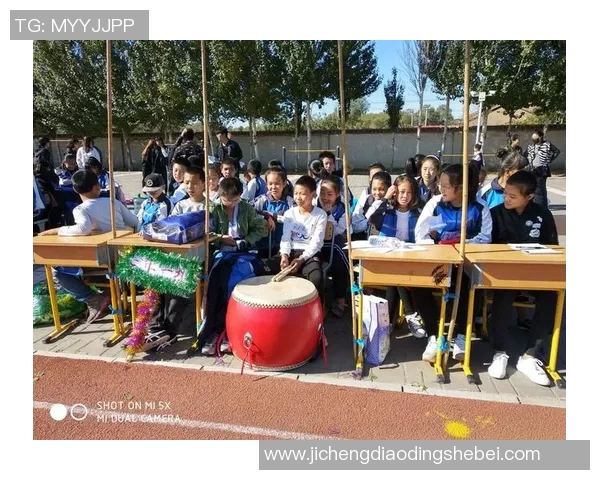 手提袋与学生足球明星的梦想之旅如何激发年轻人的运动热情与团队精神