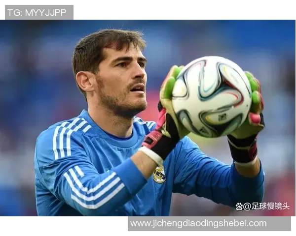 年轻足球明星的神仙颜值与运动才华完美结合的魅力展现